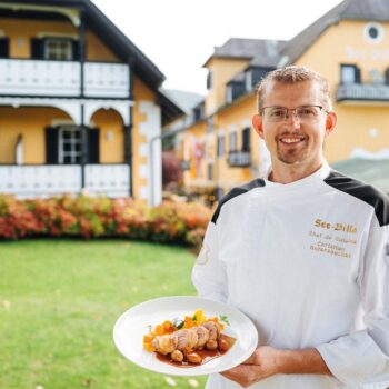 Seit 20 Jahren im Betrieb: Küchenchef Christian Unterzaucher sammelt mit Vorliebe Falstaff-Gabeln.