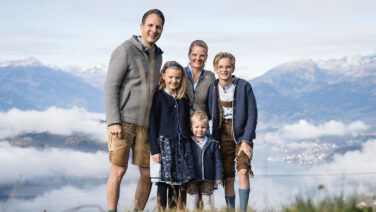 Hotelier Michael Prägant mit seiner Frau Kerstin und den drei Kindern Nora Luise, Philipp und Oskar.