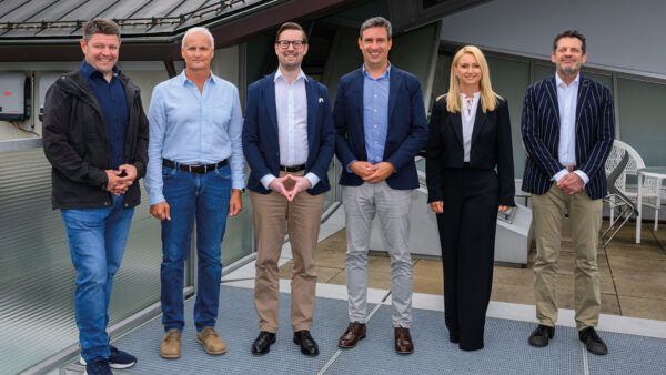 Freuen sich über die gelungene Partnerschaft: Jürgen Hölbling, Werner Hrast, Matthias Walter, Reinhold Pasterk, Dajana Scherr und Aron Stiehl.