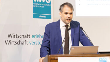Matthias Lukan, Professor für Öffentliches Recht mit Schwerpunkt Verwaltungsrecht, hielt einen Vortrag bei den Demokratiegesprächen.
