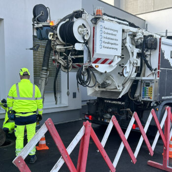 Mit speziellen Fahrzeugen reinigen, überprüfen und sanieren die Mitarbeiter Abwasserkanäle sowie Kraftwerks- und Wasserleitungen.