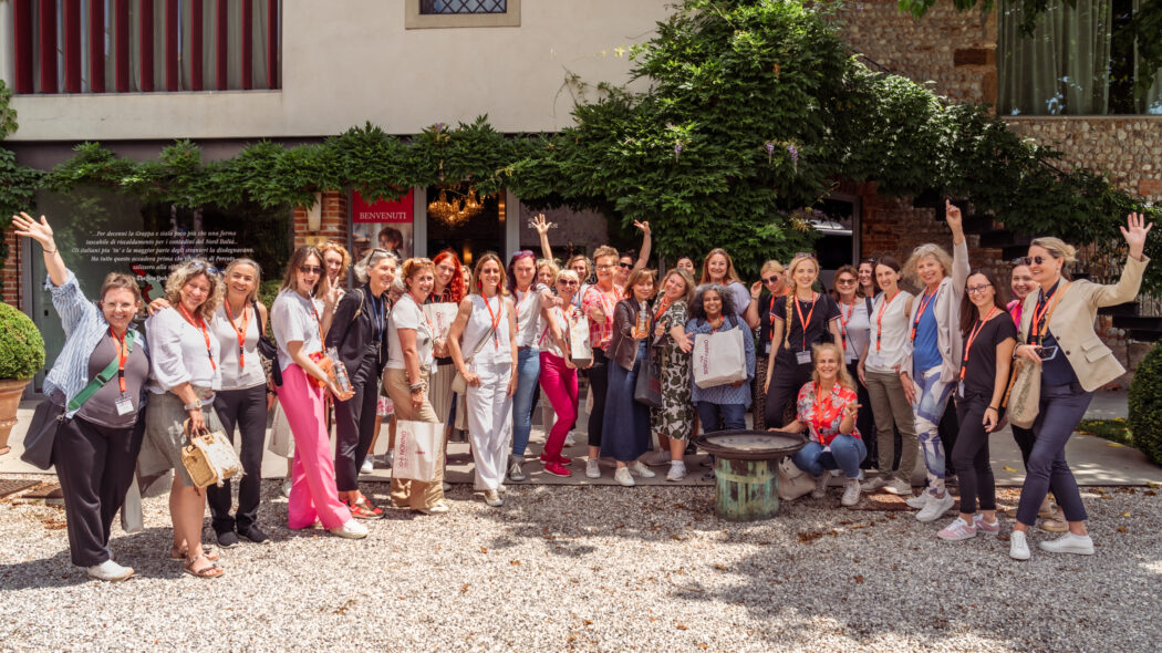 Frauenpower in Friaul: Die Kärntner Unternehmerinnen bei einem exklusiven Treffen in der Destillerie Nonino mit Antonella Nonino (am Bild in der Mitte).