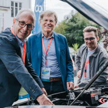 Kennen sich mit E-Autos aus: Kurt Fallast, Hermann Dietmar Gangl und Luca Egger.