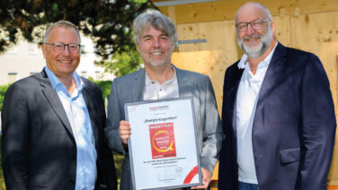 Prof. Dr. Werner Beutelmeyer vom MarketInstitut mit den beiden STW-Vorständen Ing. Mag. Harald Tschurnig und DI Erwin Smole.